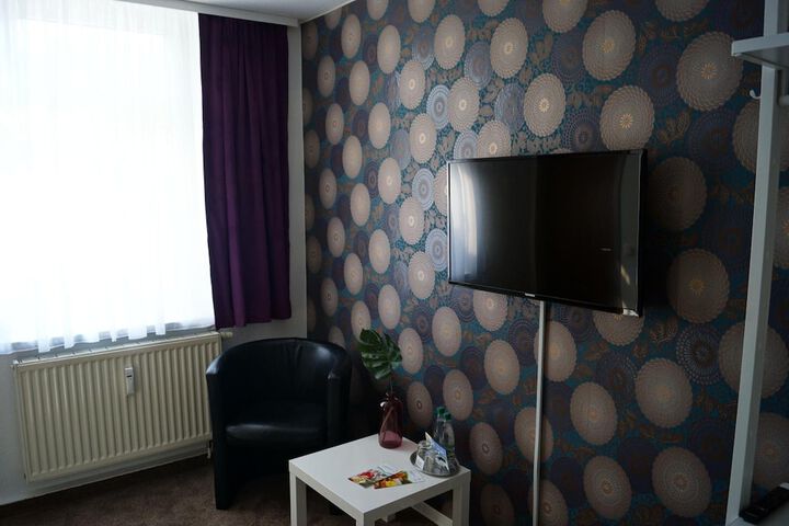 Room 16 of 35