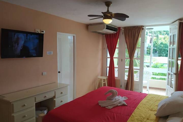 Room 12 of 37