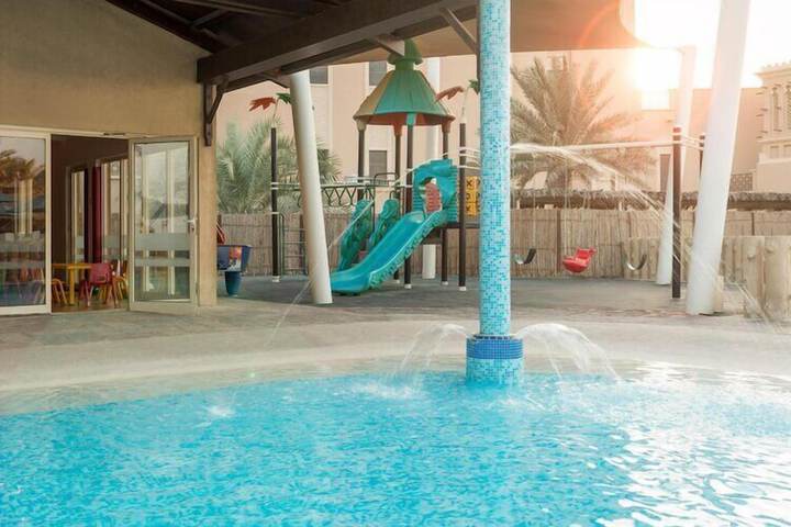 Hotel Pool