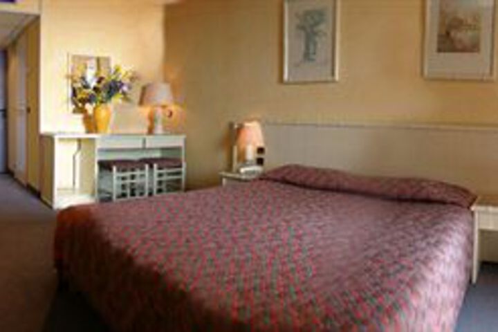 Room 3 of 11