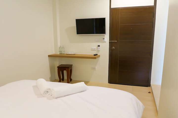 Room 16 of 53