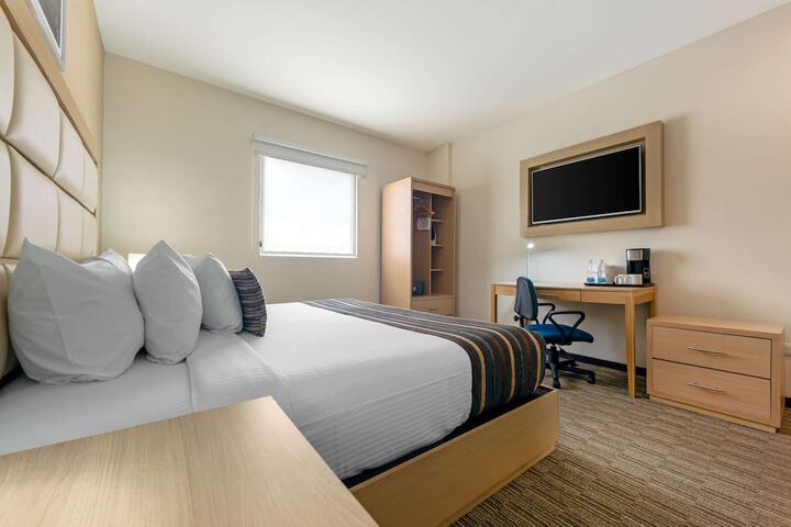 Room 12 of 38