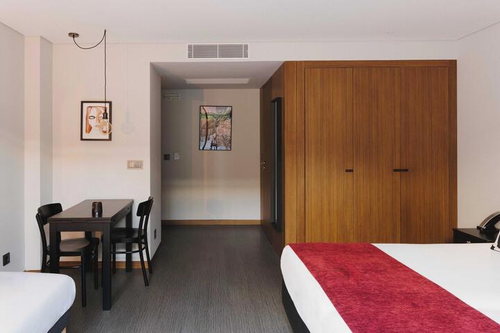 Room 47 of 79