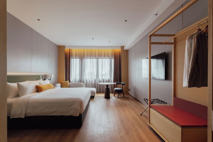 Room 11 of 105
