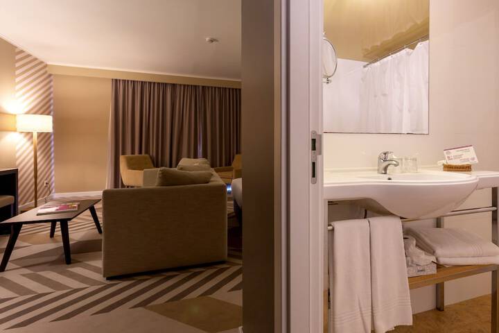 Room 74 of 117