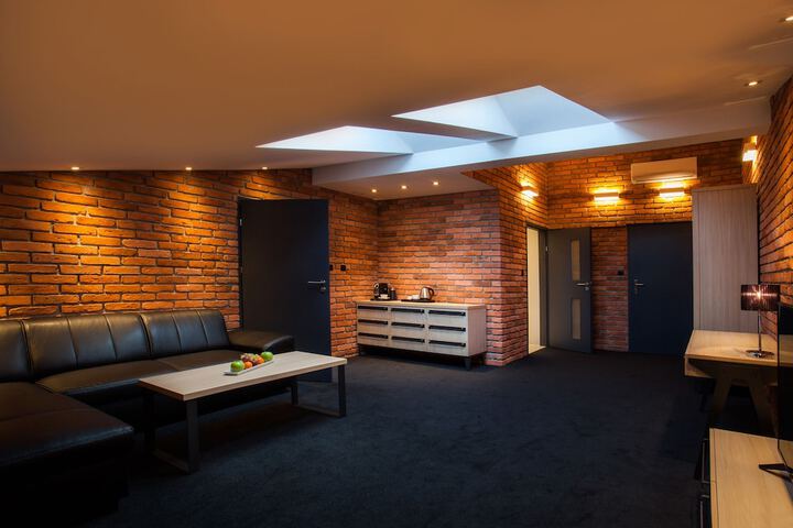 Room 74 of 112