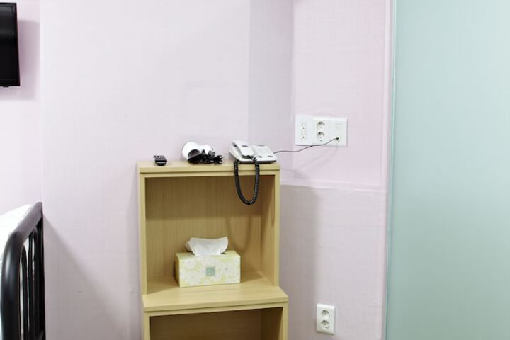 Room 10 of 43
