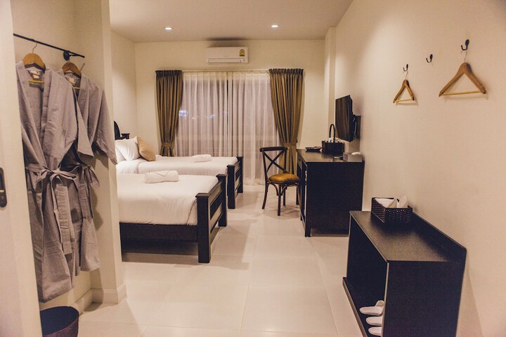Room 4 of 42