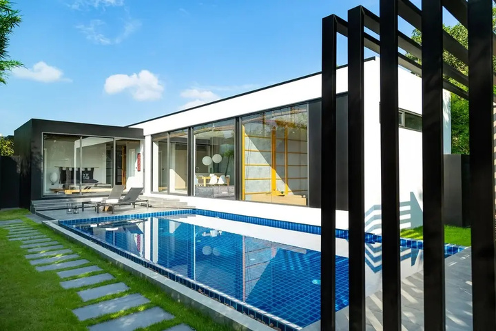 Pool 11 of 26