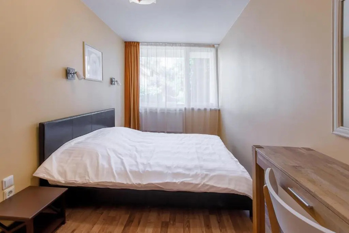 Room 4 of 13