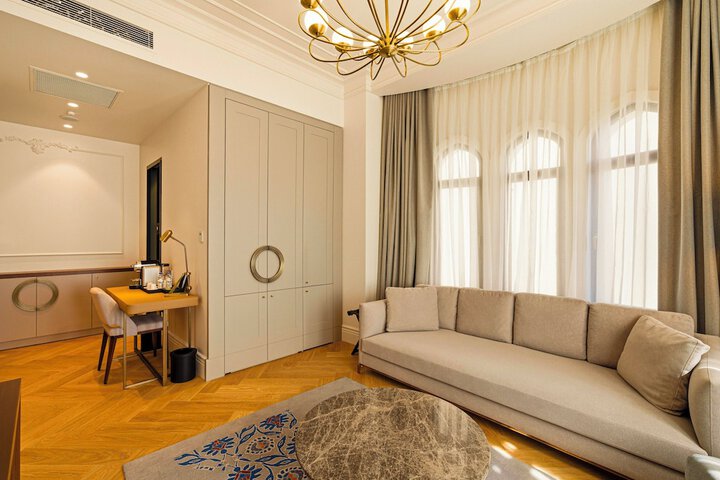 Room 15 of 117