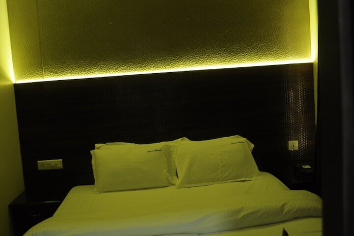 Room 33 of 58