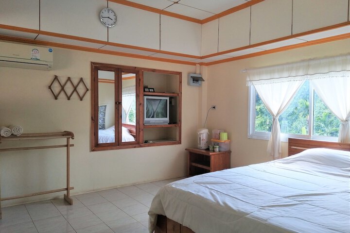 Room 6 of 15