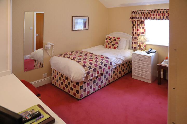 Room 40 of 104
