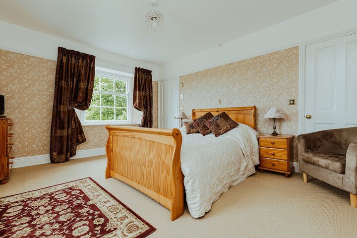 Room 8 of 35