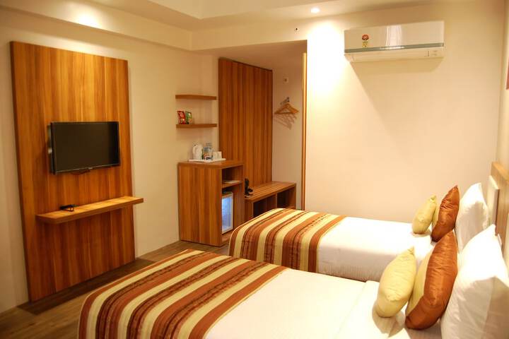 Room 7 of 92