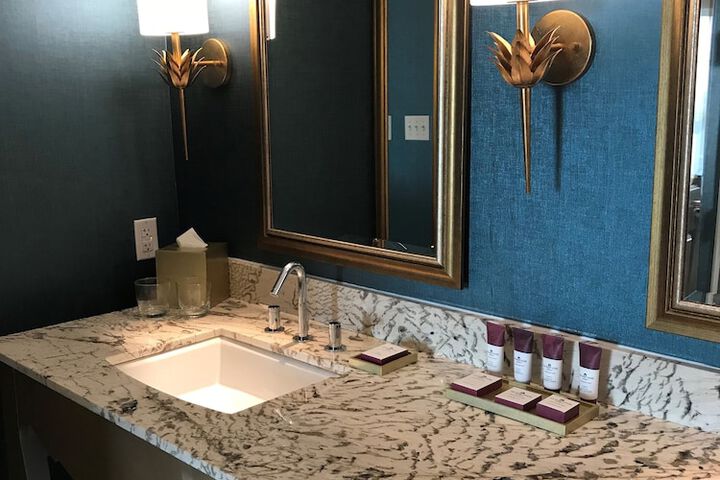 Bathroom sink