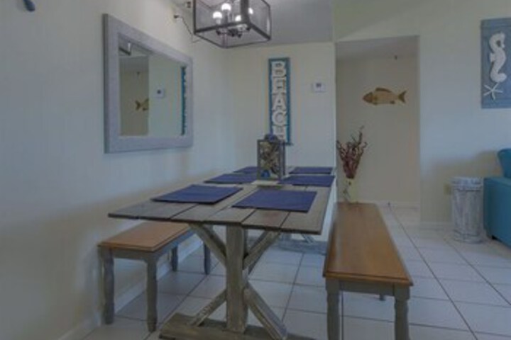 Dining 44 of 152