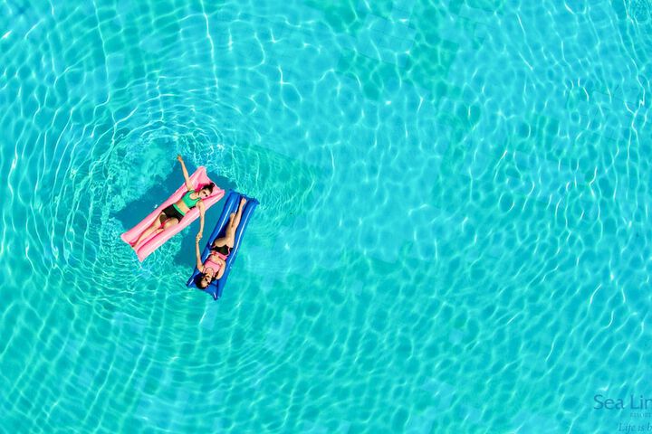 Hotel with Pool