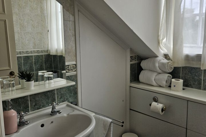 Room 28 of 41