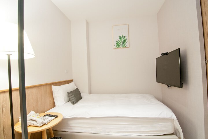 Room 19 of 44