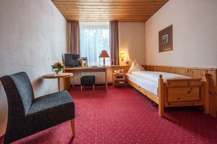 Room 4 of 64