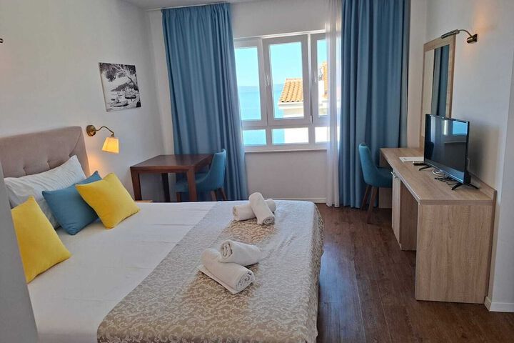 Room 9 of 43