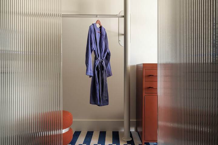 Room 37 of 60