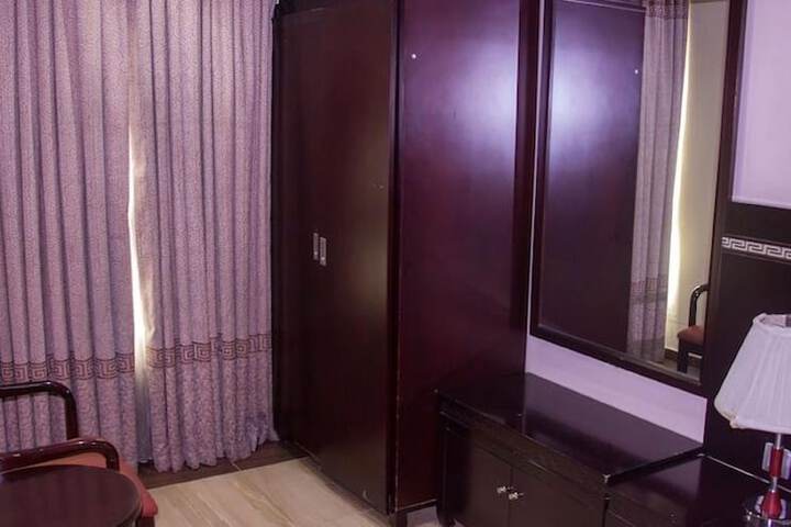 Room 7 of 19