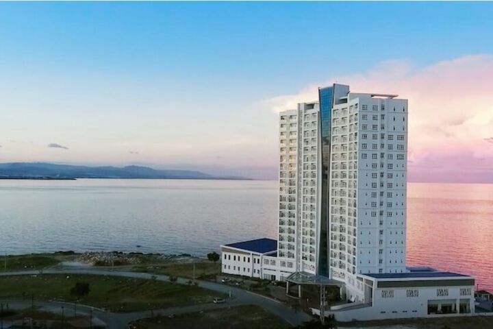 Arterra Hotel and Resort