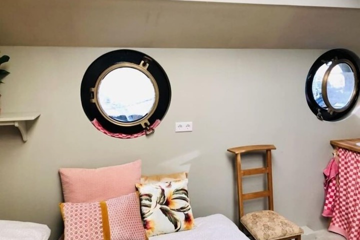 Room 4 of 12