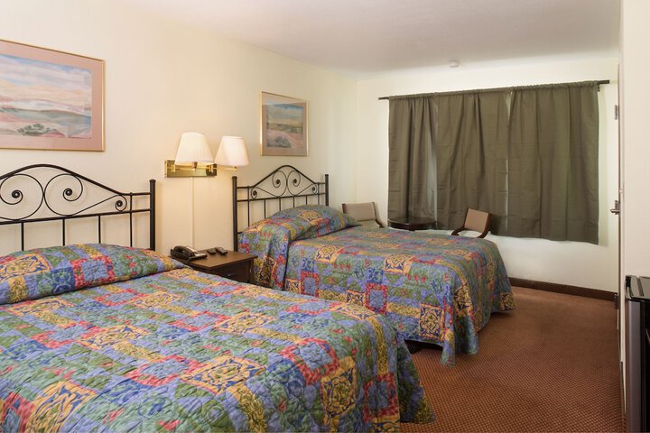 Room 9 of 38