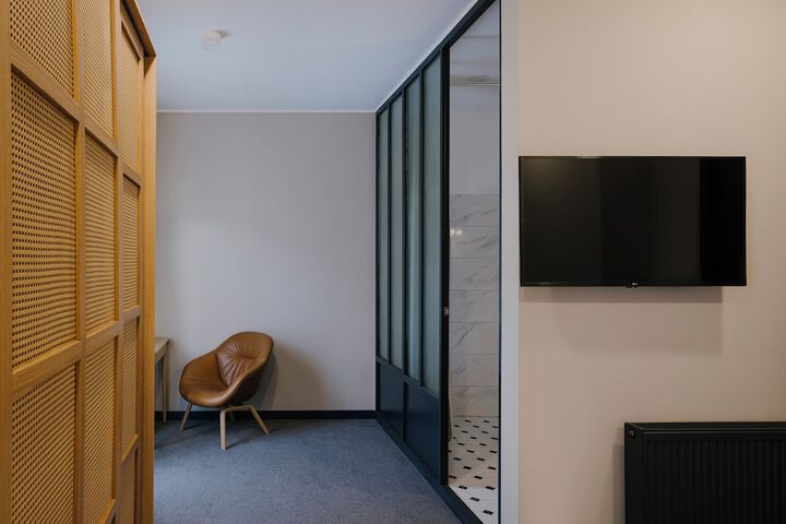 Room 16 of 69