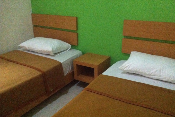 Room 14 of 27