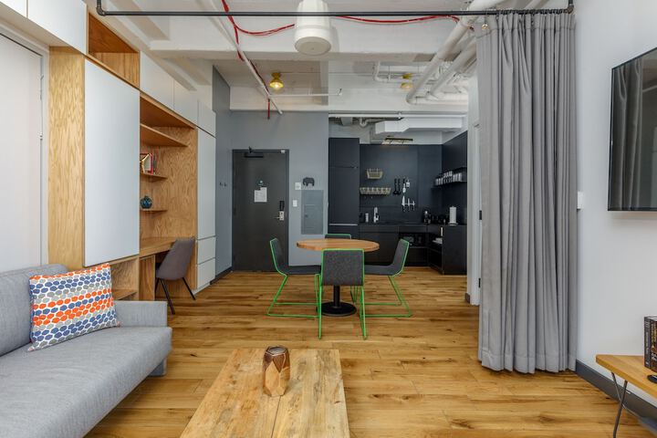 Room 90 of 155