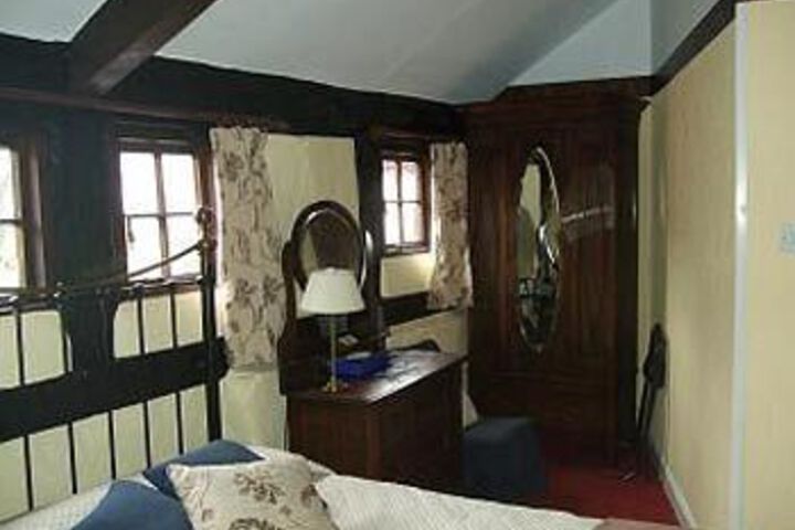 Room 3 of 6