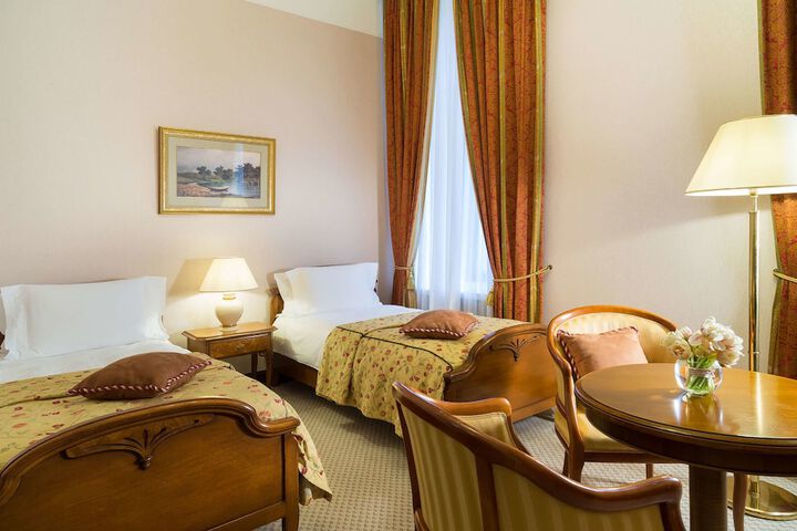 Room 40 of 142