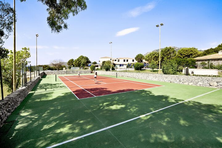 Tennis court