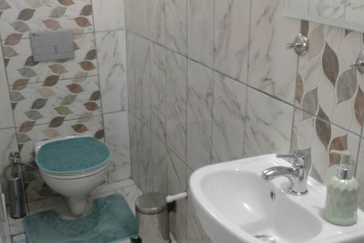 Room 103 of 185