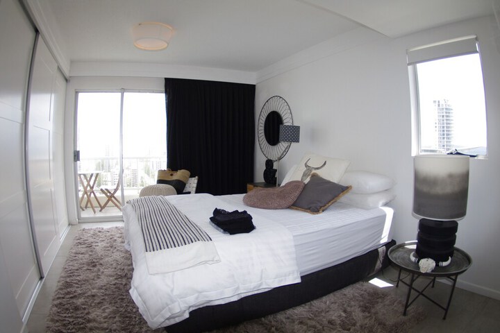 Room 16 of 66