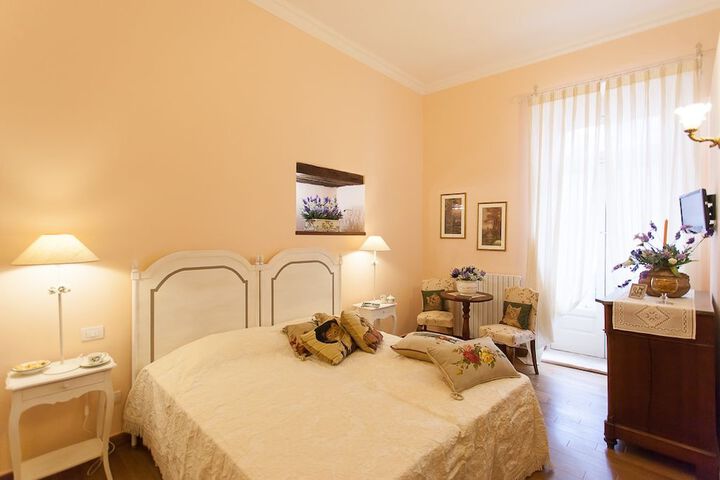 Room 3 of 27