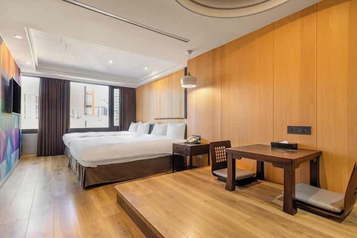 Room 63 of 103