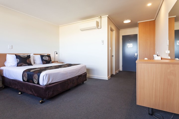 Room 5 of 34