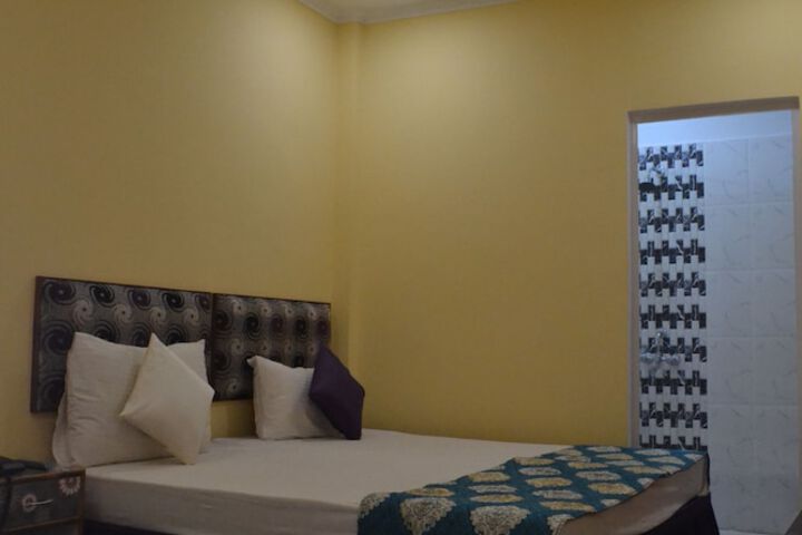 Room 17 of 90