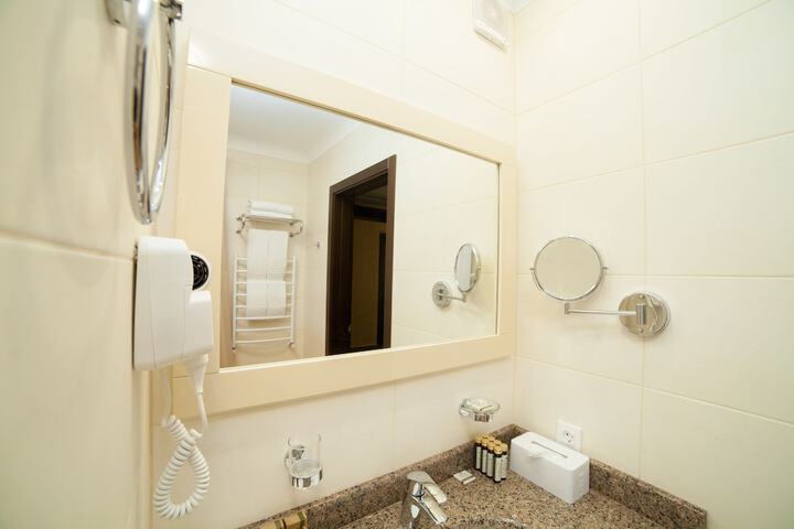 Room 43 of 119