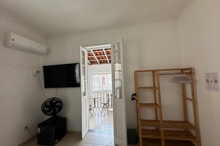 Room 33 of 77