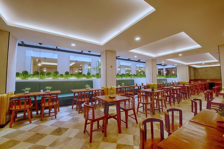 Dining Photos