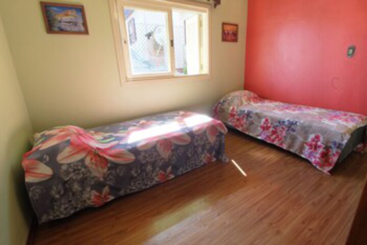 Room 13 of 18