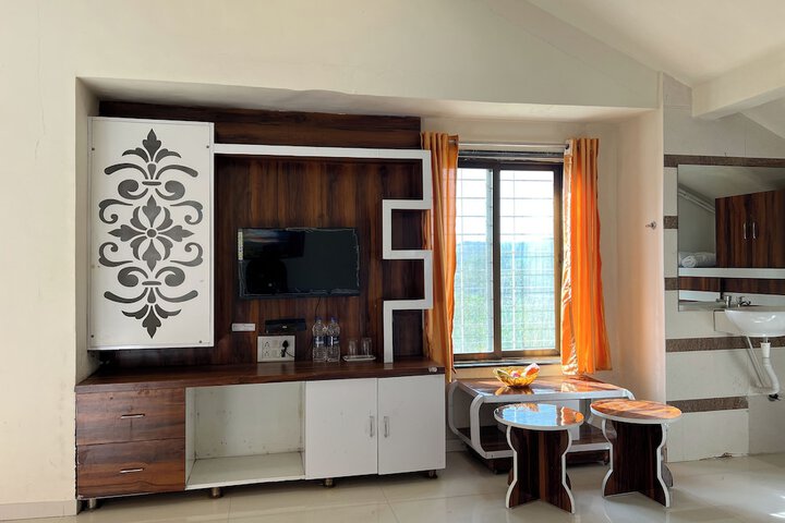 Room 33 of 109