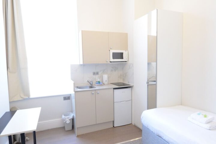 Room 183 of 371